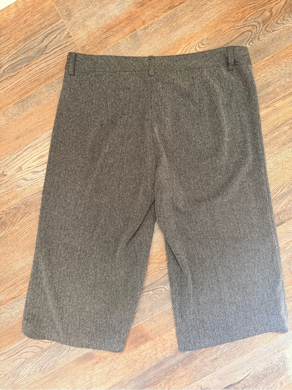 GAP Charcoal Gray Flat Front Capris